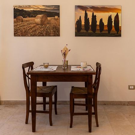Borghi Palazzo Gessi Room And Breakfast מראה חיצוני תמונה