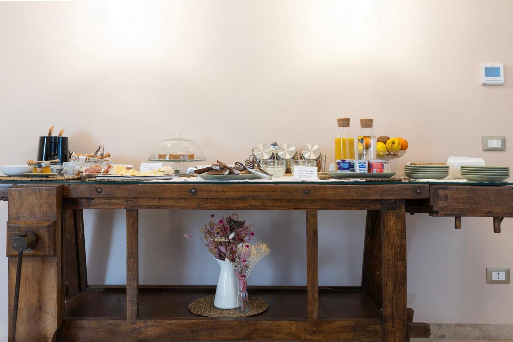 Borghi Palazzo Gessi Room And Breakfast מראה חיצוני תמונה