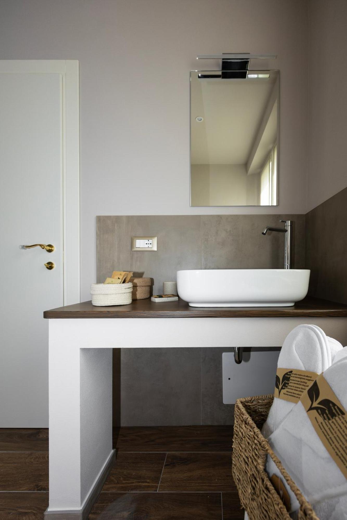 Borghi Palazzo Gessi Room And Breakfast מראה חיצוני תמונה