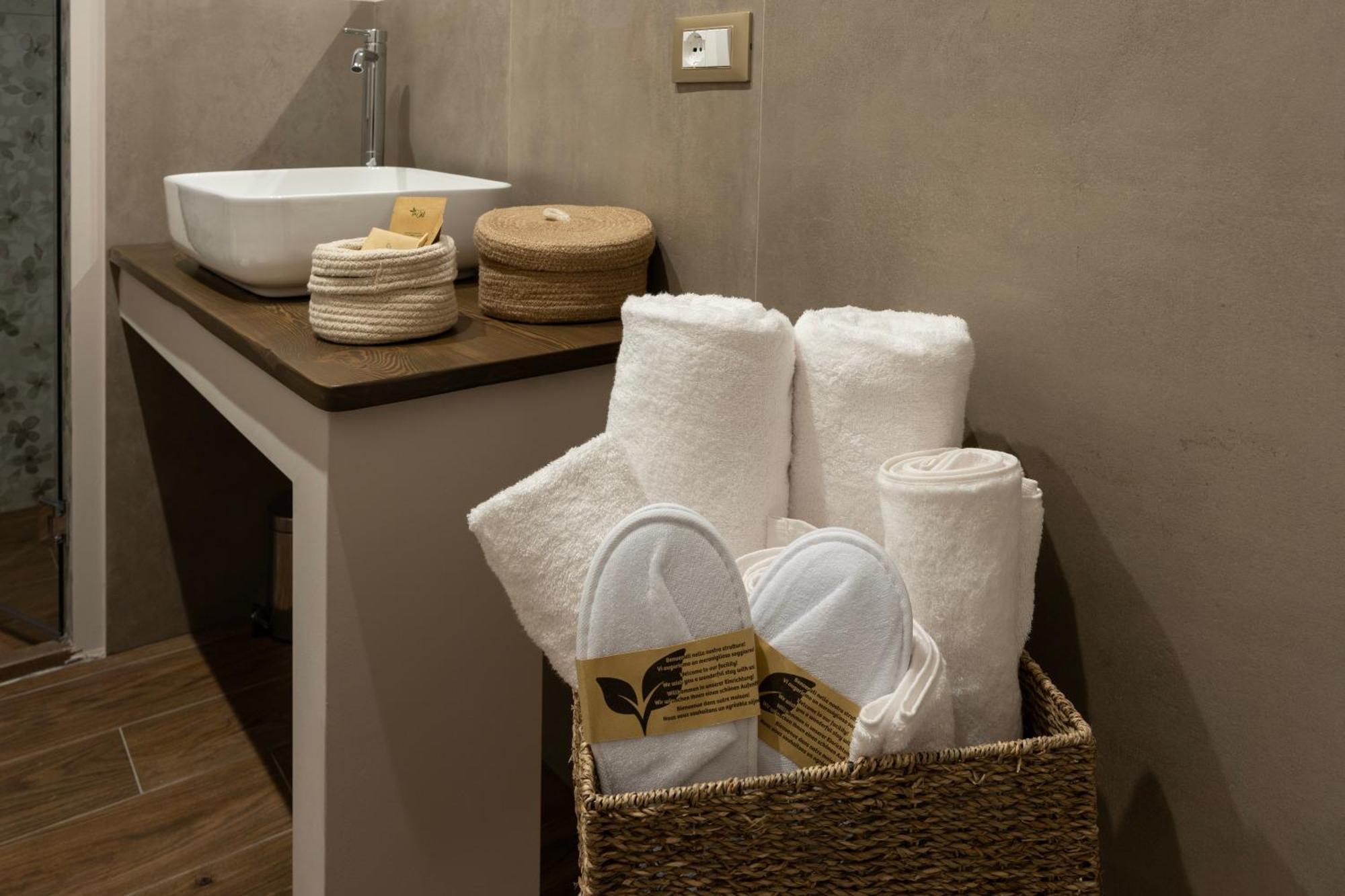 Borghi Palazzo Gessi Room And Breakfast מראה חיצוני תמונה