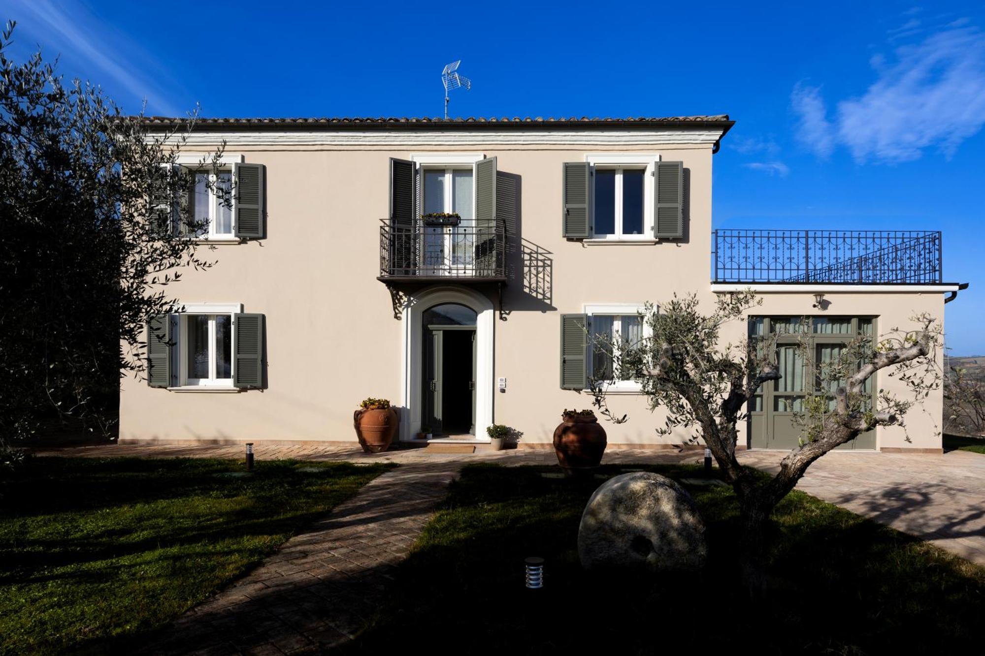 Borghi Palazzo Gessi Room And Breakfast מראה חיצוני תמונה
